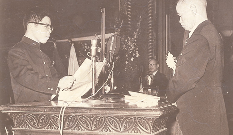 不撓不屈の苦学生