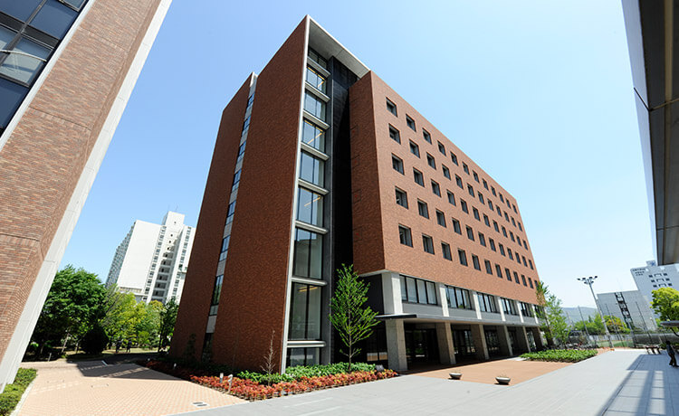 G館(総合社会学部)